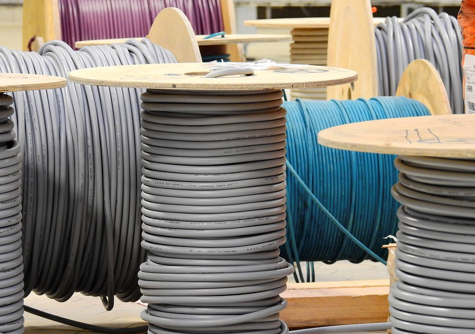 CABLES DE MEDIA Y ALTA TENSIÓN